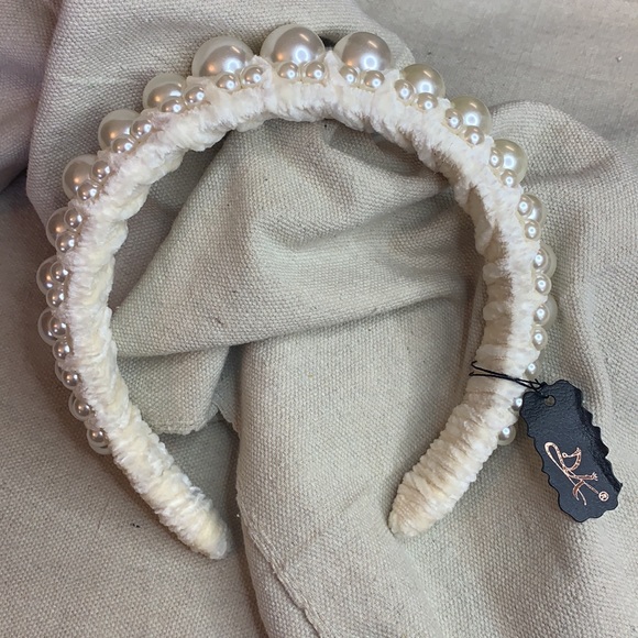 Pearl headband